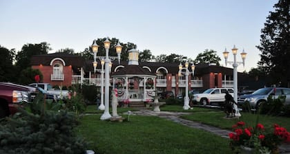 Lockport Inn & Suites