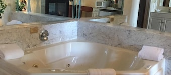 Lockport Inn & Suites