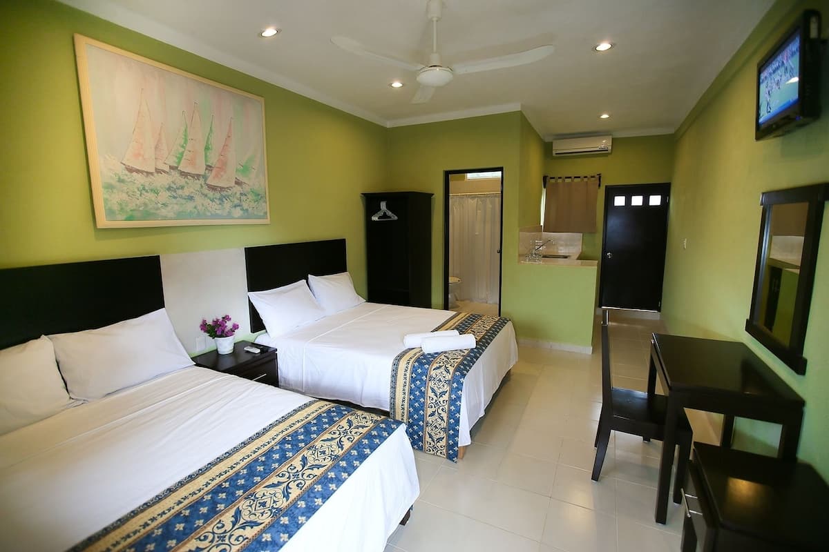 Quadruple Room | Premium bedding, desk, iron/ironing board, free WiFi