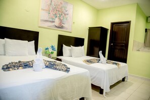 Premium bedding, desk, iron/ironing board, free WiFi - Hotel Turquesa Maya (Felipe Carrillo Puerto)