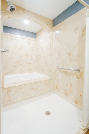 Jacuzzi Suite, 1 King Bed, Non-Smoking | Bathroom shower - Home Place Inn (Houston)