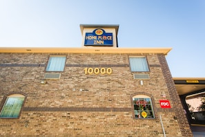 Front of property - Home Place Inn (Houston)
