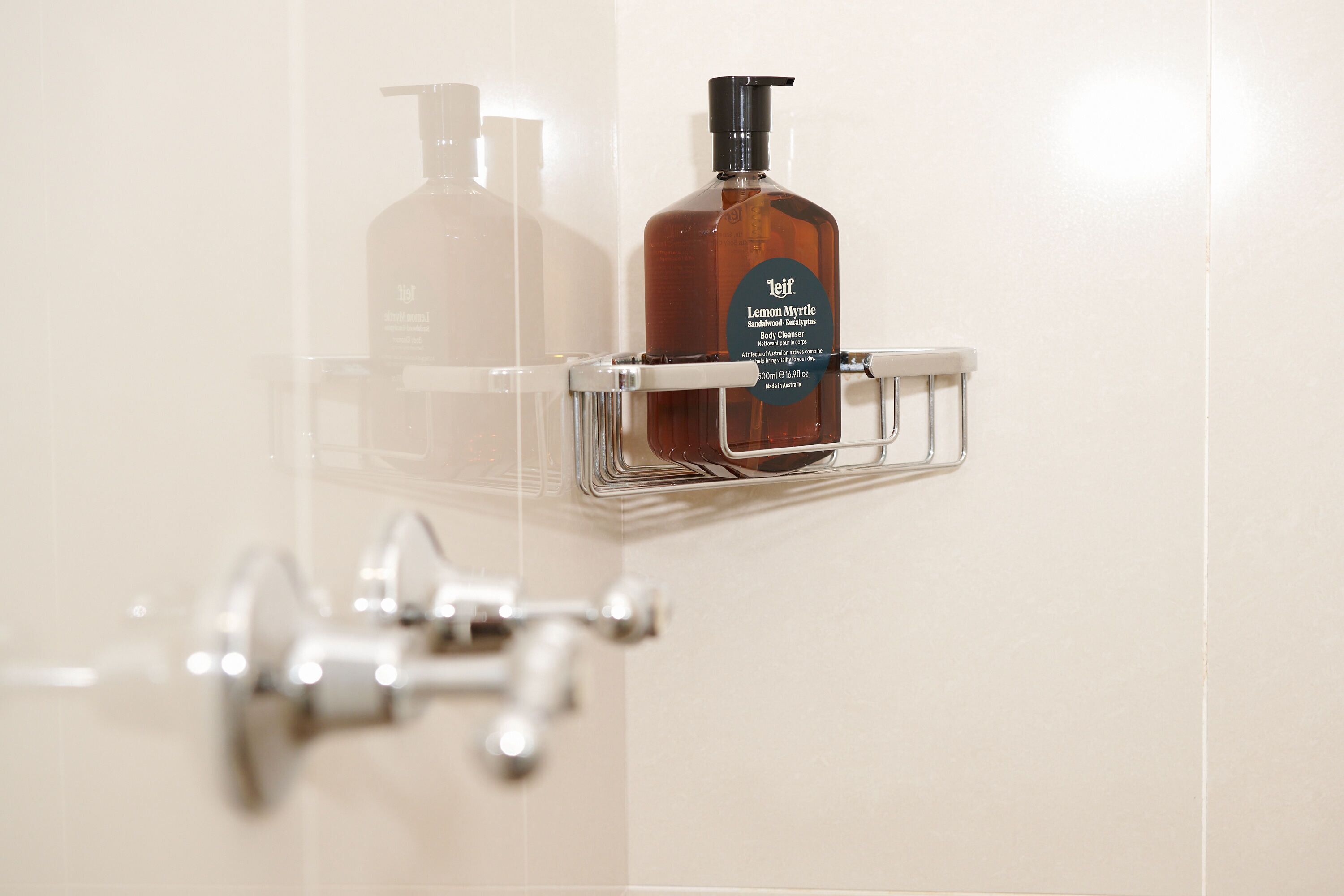 lower house queen room | bathroom | shower, free toiletries, hair dryer, towels