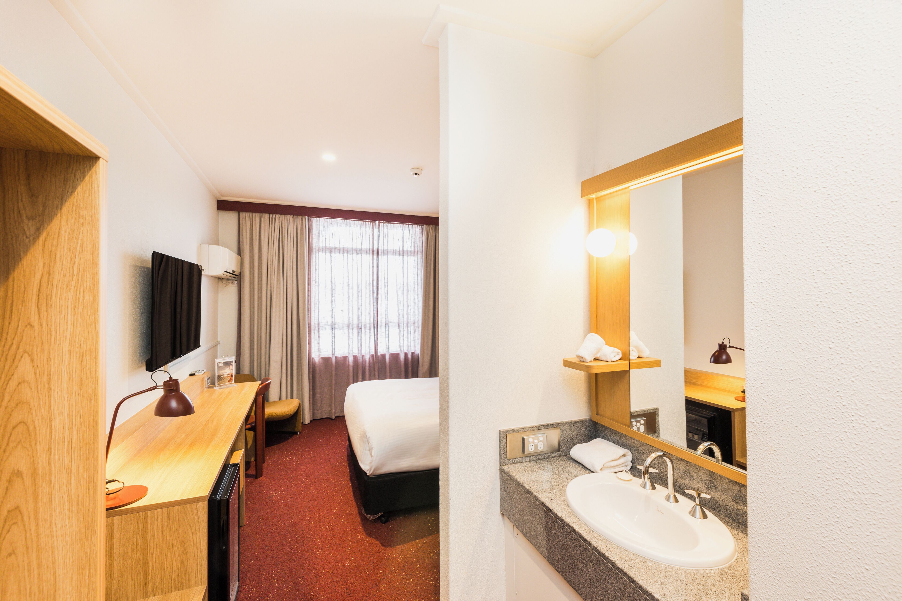 upper house queen room | 1 bedroom, desk, blackout curtains, soundproofing