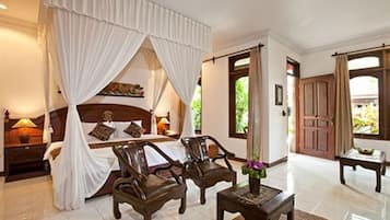 Suite Room | 1 bedroom, minibar, desk, blackout curtains