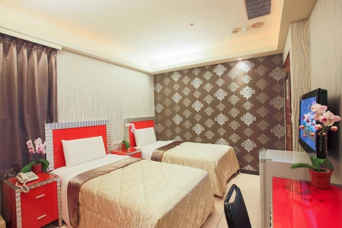 Twin Room, 2 Twin Beds | Minibar, desk, iron/ironing board, free WiFi