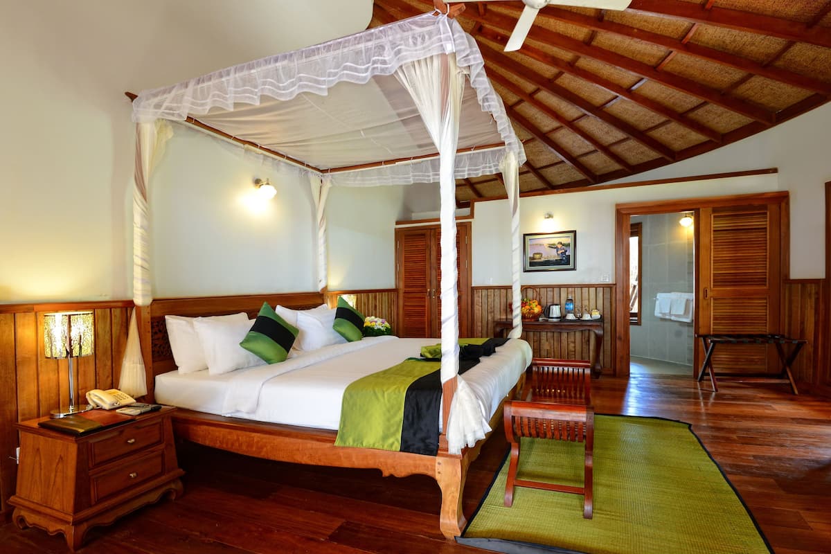 Minibar, in-room safe, individually decorated, individually furnished