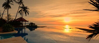 Nataya Roundhouse Coral Bay Resort and Spa