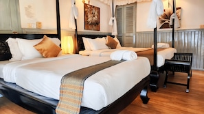 Deluxe Twin Room, Sea View | Minibar, in-room safe, individually decorated, individually furnished