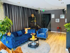 Sala de estar en el lobby