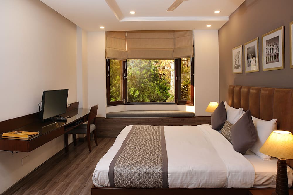 Ahuja Residency, Dlf Phase II