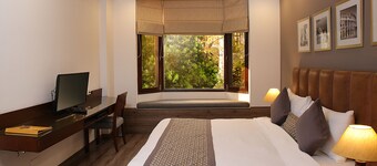 Ahuja Residency, Dlf Phase II