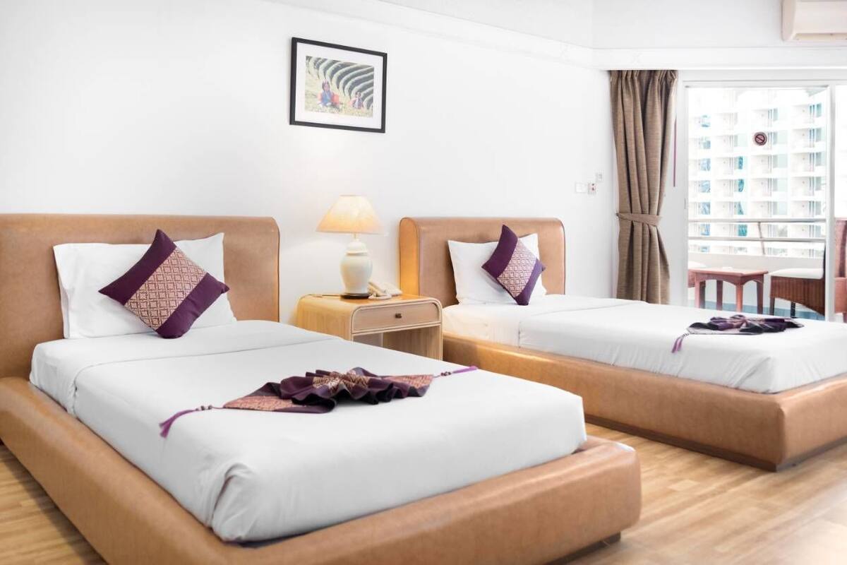 Deluxe Sea View Room (Twin Bed) | Minibar, WiFi (free)