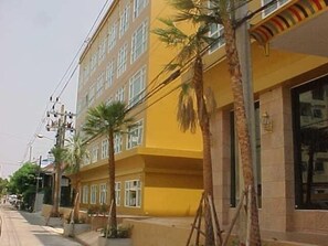 Front of property - The Egypt Boutique Hotel Bangkok (Bangkok)