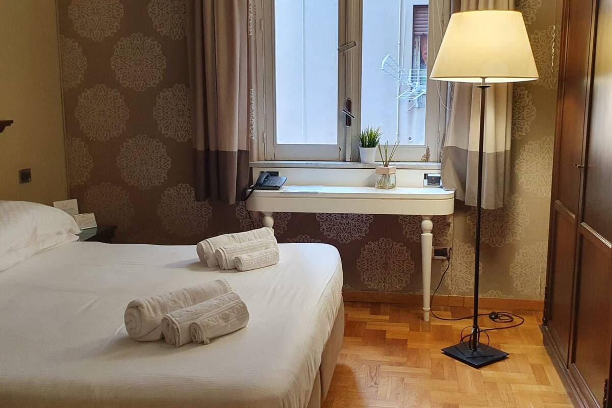 Chambre classique double | Draps en coton égyptien, literie de qualité, minibar, coffre-fort