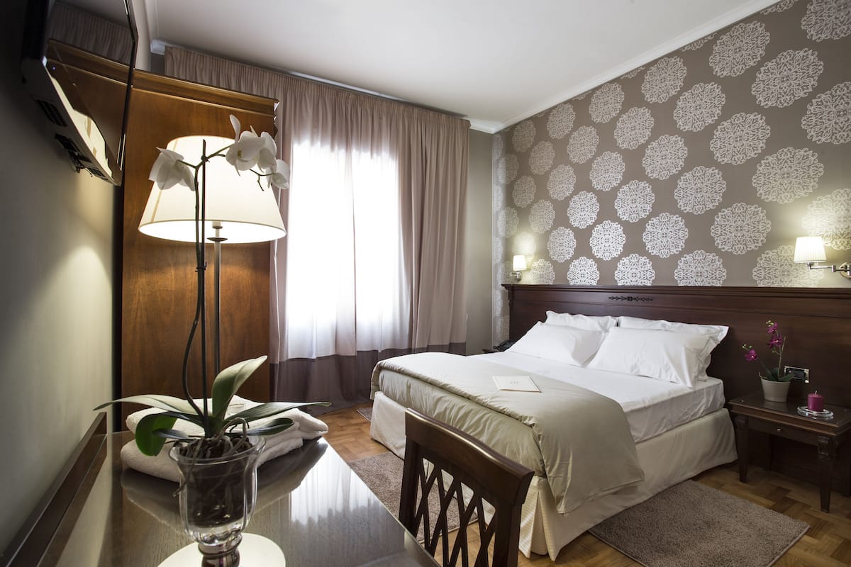 Draps en coton égyptien, literie de qualité, minibar, coffre-fort