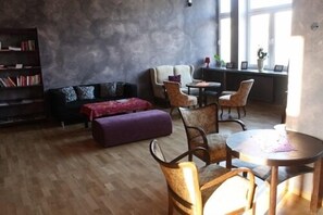 Lobby-Lounge