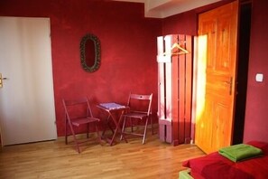 Twin Room | Living area