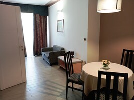 Suite | Living area | TV, pay movies
