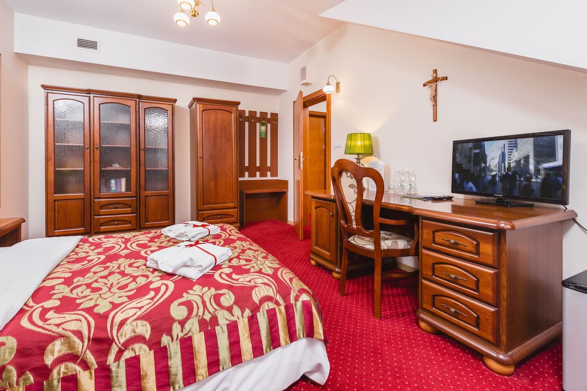 Superior Apartment, 1 Bedroom | Premium bedding, in-room safe, desk, blackout drapes