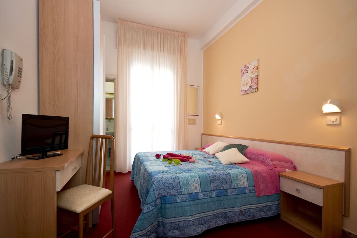 Double Room | In-room safe, desk, cribs (surcharge)