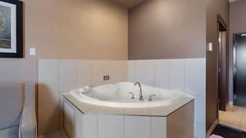 Suite, 1 King Bed, Non Smoking, Jetted Tub | Premium bedding, desk, laptop workspace, blackout curtains