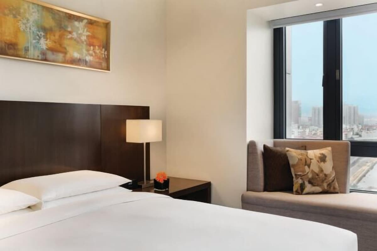 In-room safe, desk, soundproofing, iron/ironing board