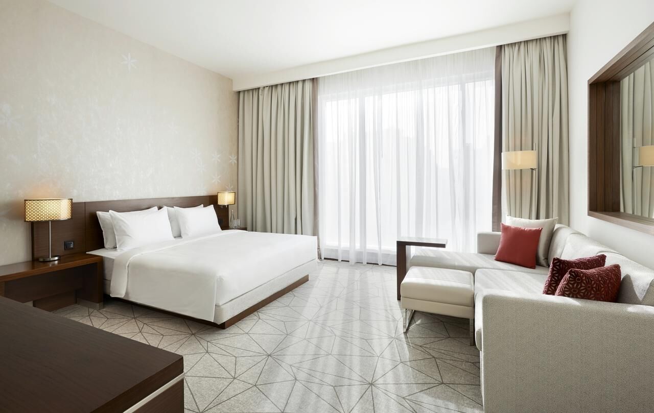 Premium bedding, pillow-top beds, minibar, in-room safe