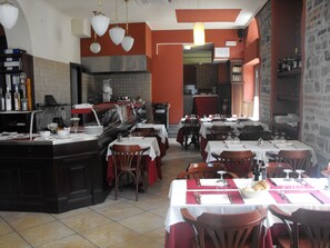 Frokostbuffé hver dag (mot et tillegg)