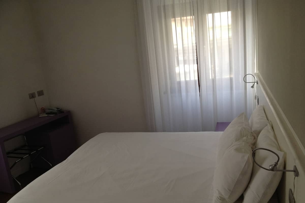 Free minibar, in-room safe, individually furnished, desk