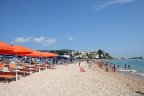 Private beach nearby, free beach shuttle, sun loungers, beach umbrellas - Camping Village Green Garden (Sirolo)