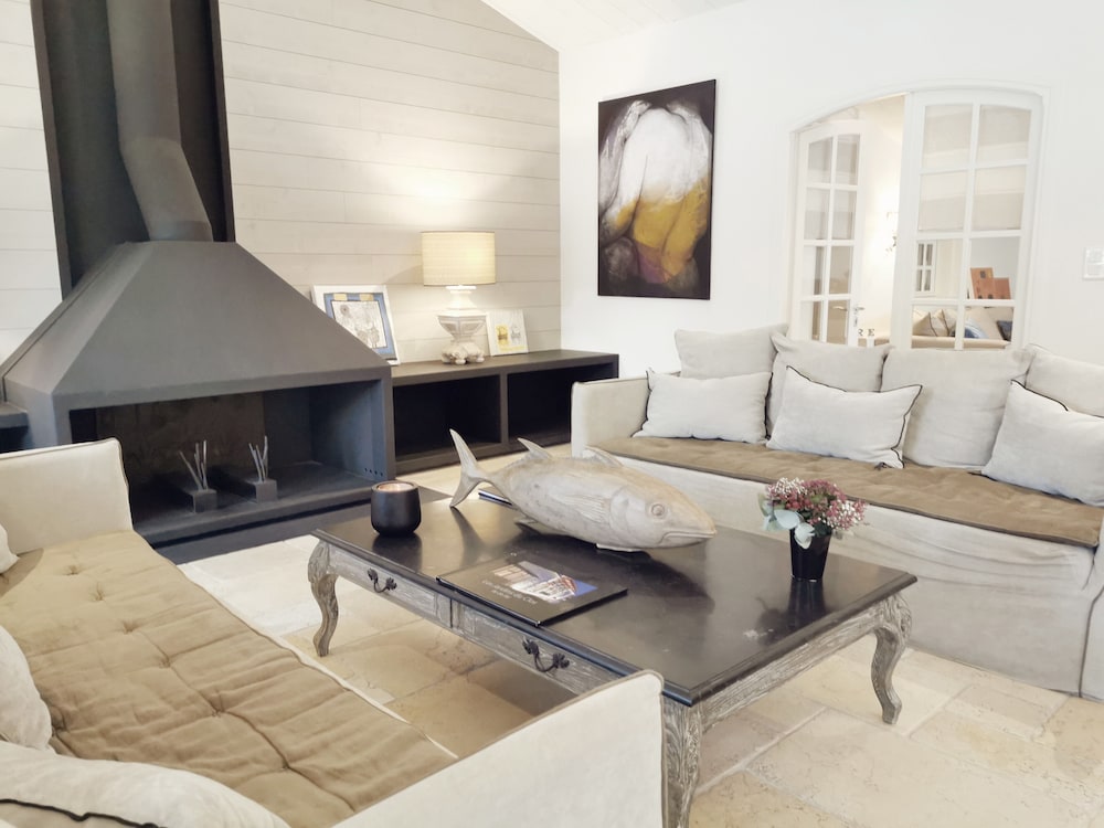 Le Clos Saint-Martin Hotel Spa by null