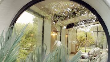 Steam room, Turkish bath, body treatments, deep-tissue massages