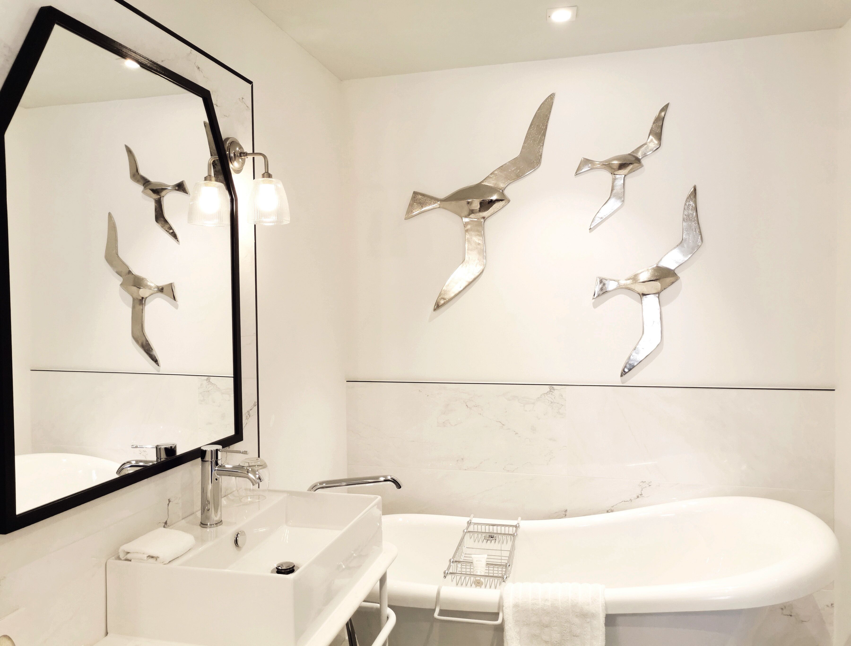 deluxe suite | bathroom | free toiletries, hair dryer, bathrobes, slippers