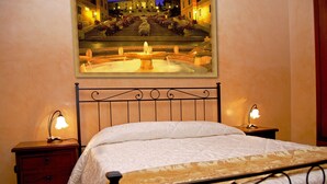 Double Room, Shared Bathroom | Egyptian cotton sheets, desk, blackout drapes, WiFi (free) - B&B Maestoso (Rome)