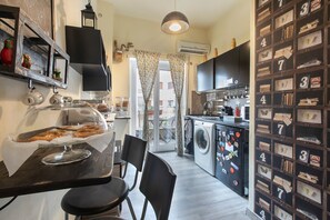 Petit déjeuner complet compris tous les jours