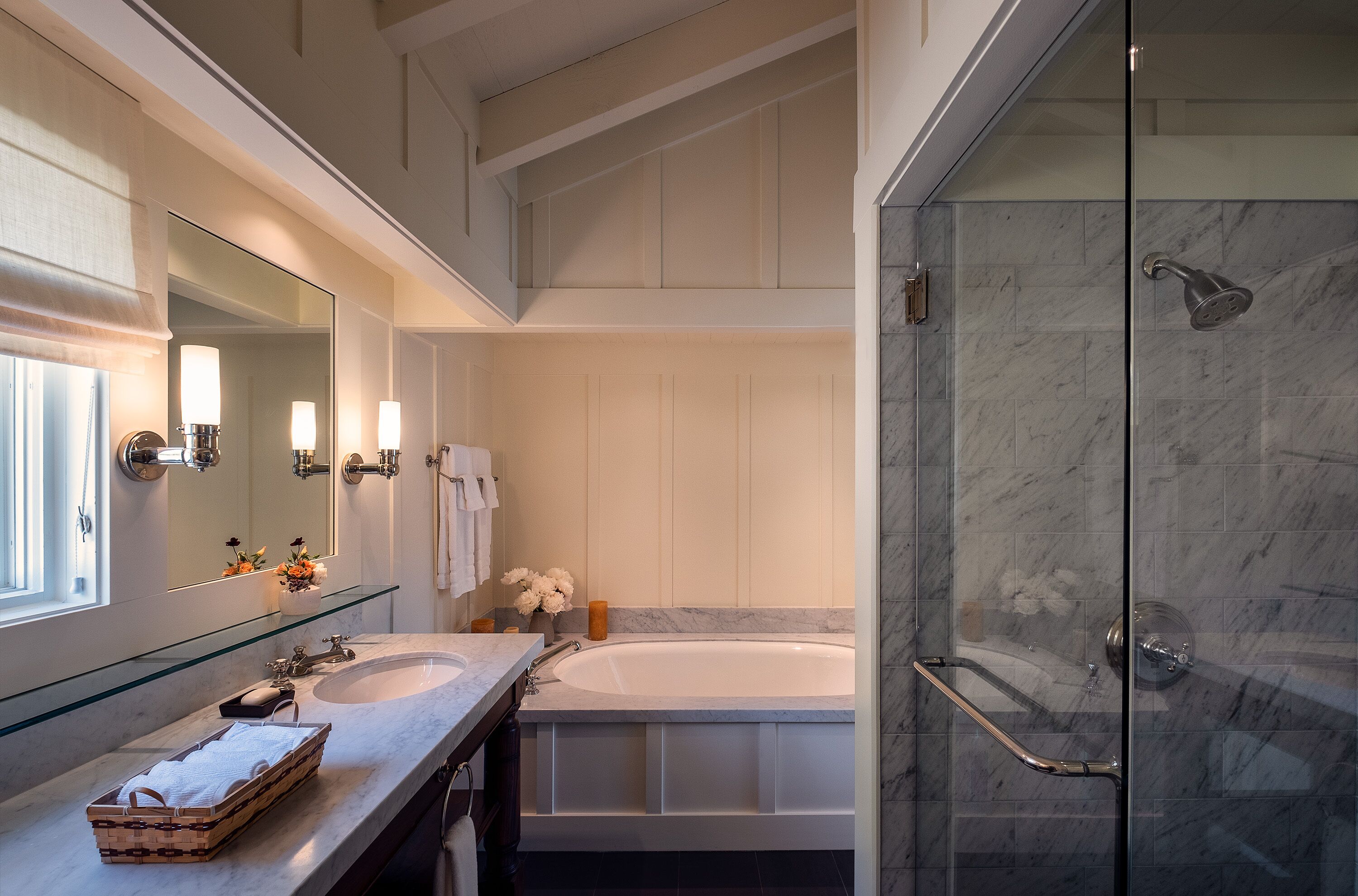 treeline suite | bathroom | free toiletries, hair dryer, bathrobes, towels
