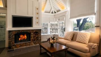 Oakview Room | Living area