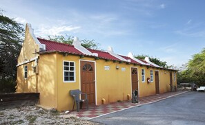 Standard Double Room, 1 Queen Bed | Front of property