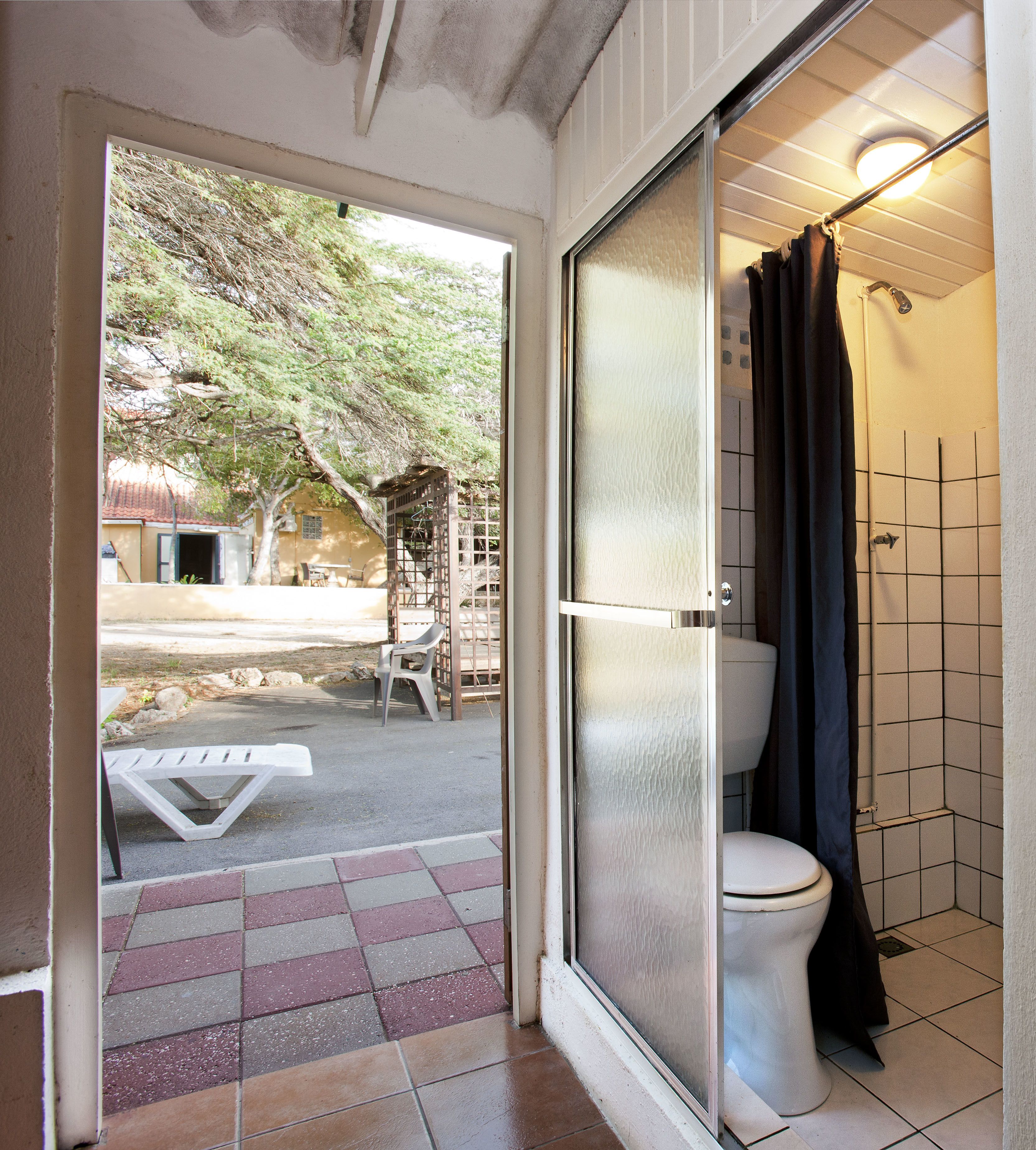 standard double room, 1 queen bed | bathroom | shower, hair dryer, towels