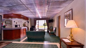 Lobby - Nation's Inn (West Jefferson)