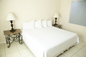1 bedroom, premium bedding, iron/ironing board, free WiFi
