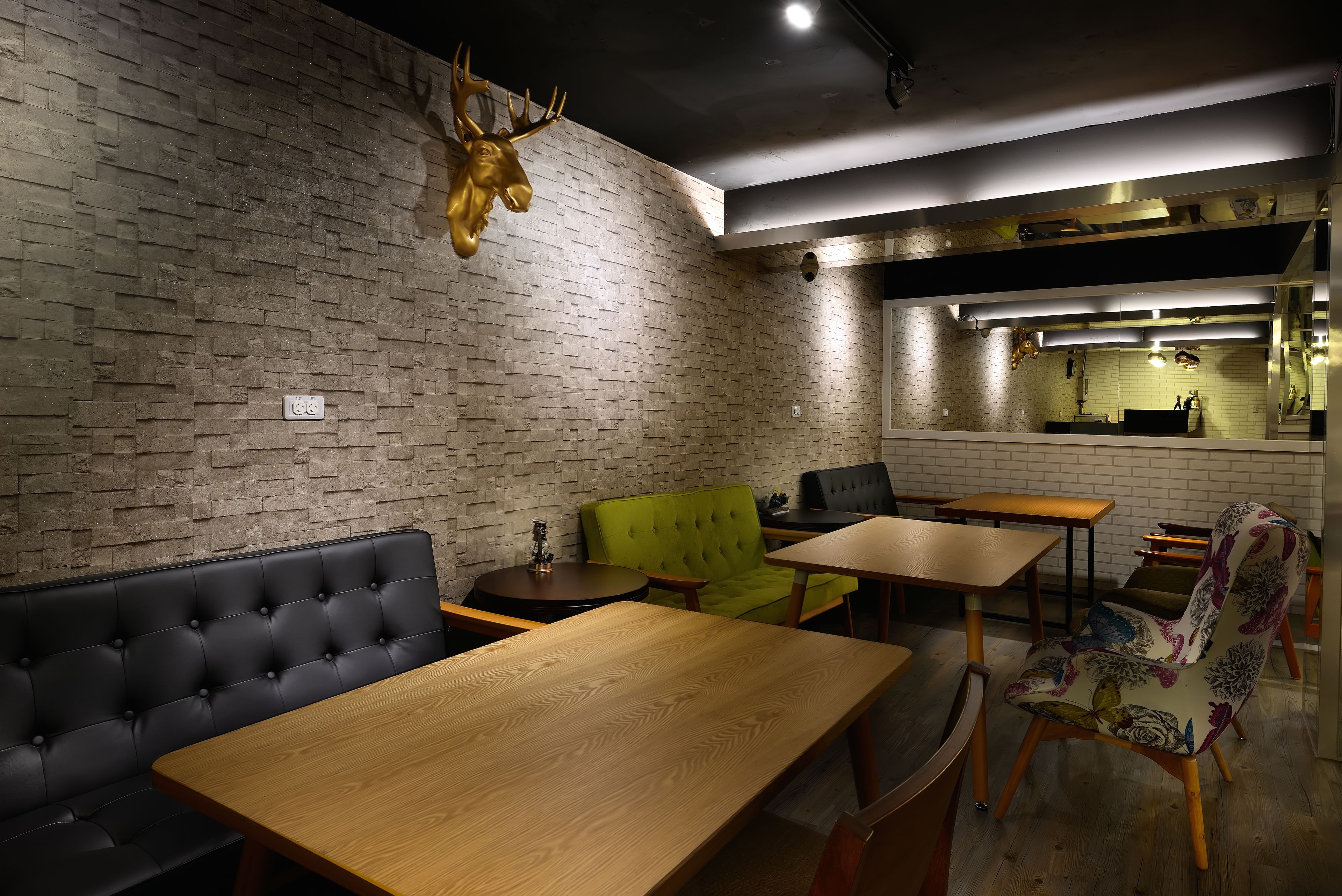 daily breakfast for a fee