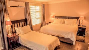Room 8 - Superior Family Room (9) | 1 bedroom, premium bedding, in-room safe, desk