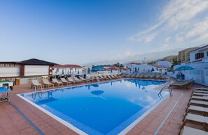 Outdoor pool - Apartamentos Tinerfe Garden (Adeje)
