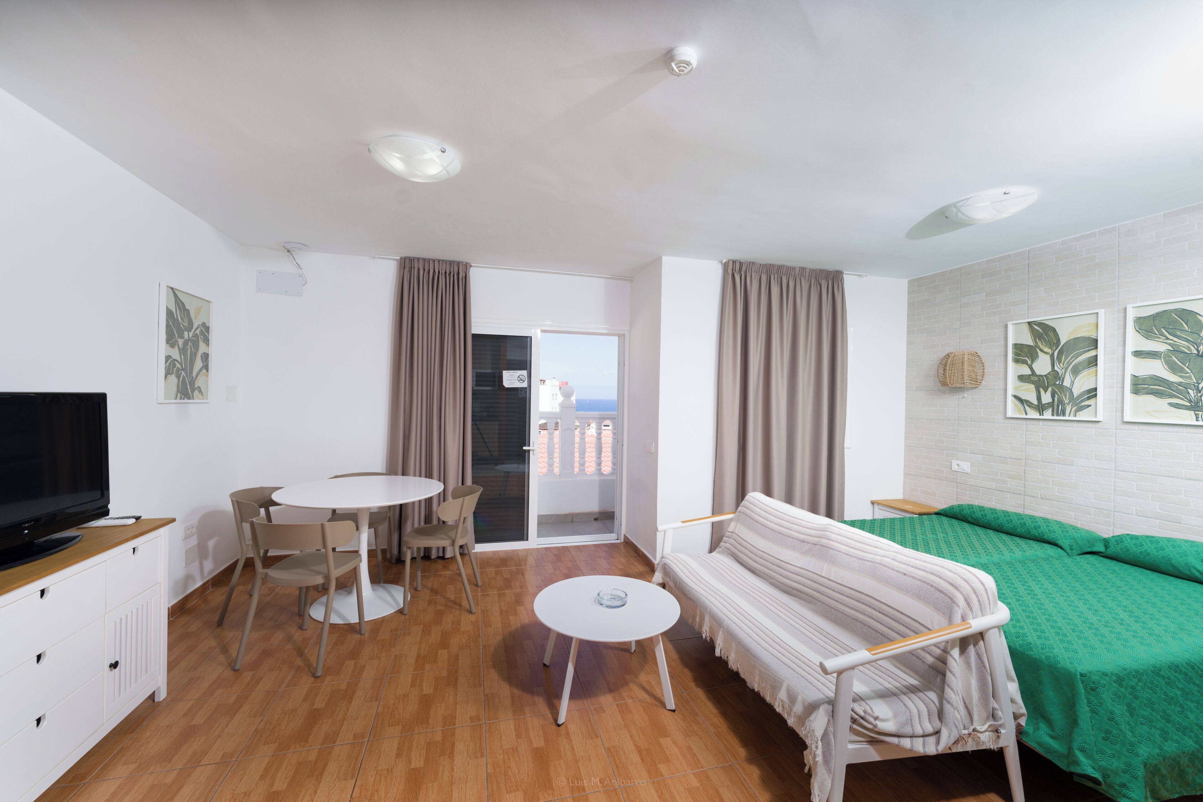 Studio | In-room safe, free cribs/infant beds, free WiFi, bed sheets