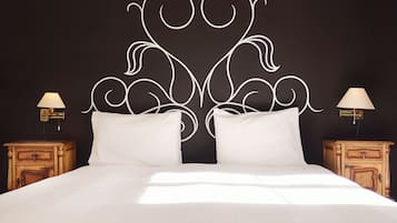 Superior Double or Twin Room, Shared Bathroom | 1 bedroom, in-room safe, individually decorated, individually furnished