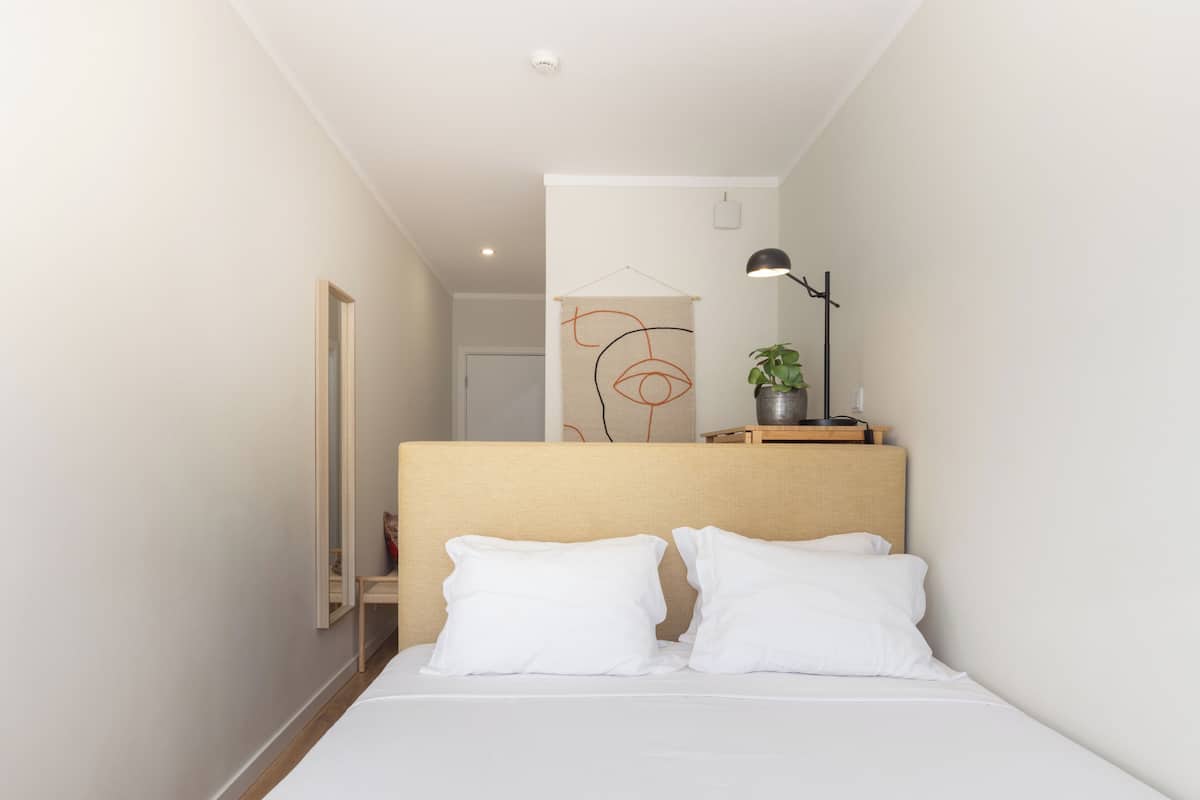 Habitación estándar doble, vistas a la ciudad | Caja fuerte, wifi gratis, decoración individual y mobiliario individual