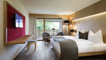 Superior dubbelrum - 1 dubbelsäng - balkong | Minibar, värdeförvaringsskåp på rummet och skrivbord