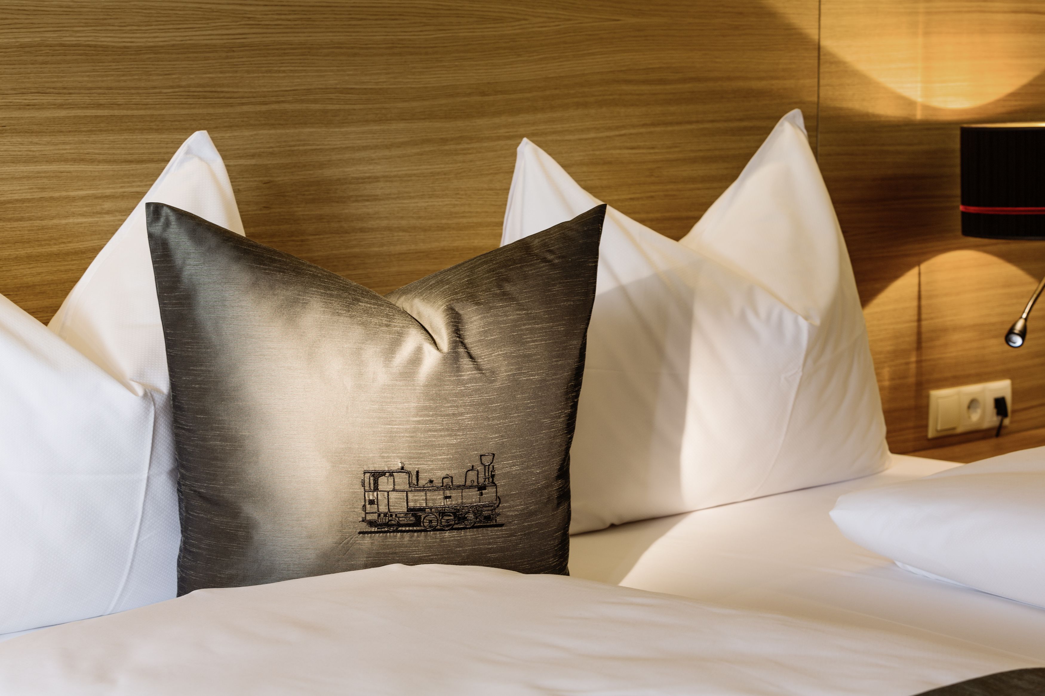 superior double room, 1 double bed, balcony | minibar, in-room safe, desk, blackout curtains